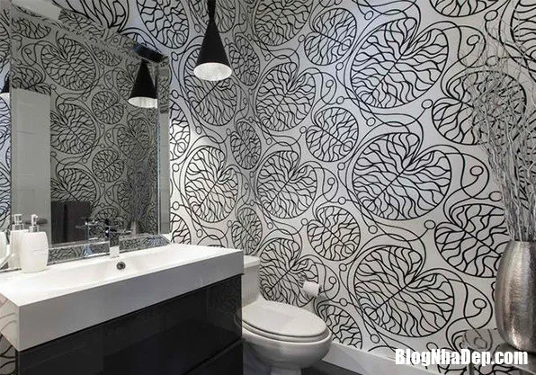 cc40948144786e461819035b2c9a5e00 Cách trang trí giấy dán tường trắng & đen siêu sang cho phòng tắm