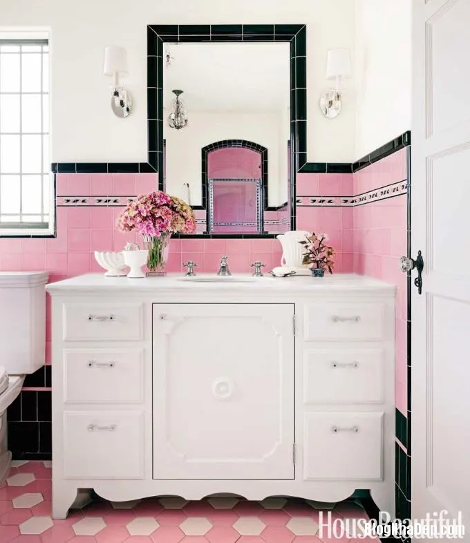 075255 8 large Phòng tắm nữ tính và quyến rũ với gam màu hồng