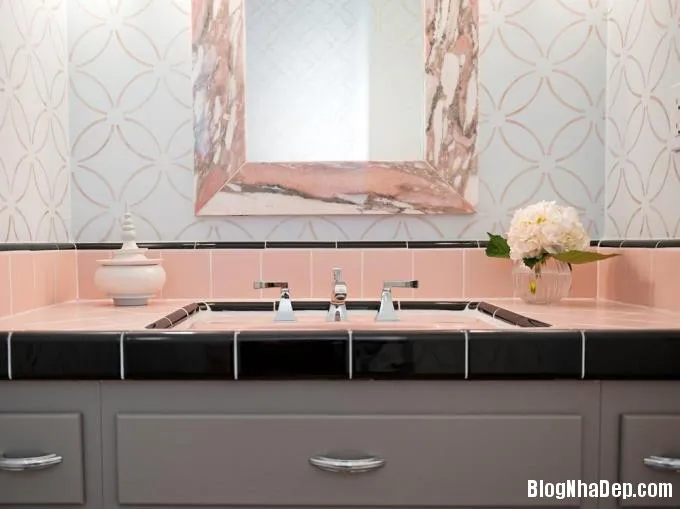 075255 10 large Phòng tắm nữ tính và quyến rũ với gam màu hồng