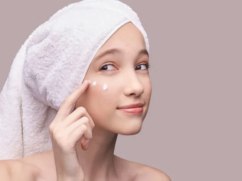 10 bước skincare cho da khô thêm mịn màng, căng mướt mỗi ngày