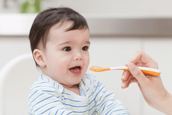 Chế độ ăn cho trẻ 9 – 12 tháng tuổi mà các mẹ nên biết