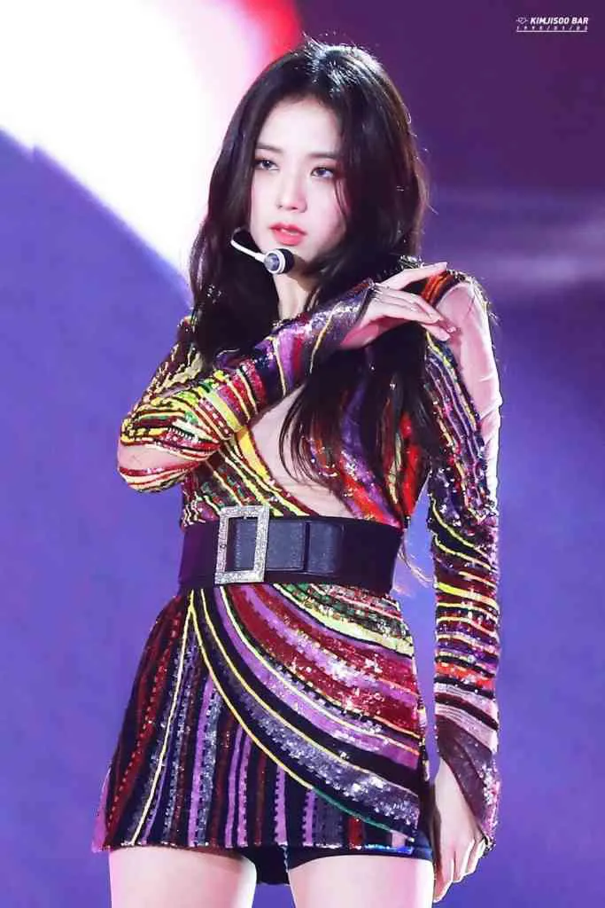 Phong cách thời trang Jisoo (Blackpink): Từ mờ nhạt đến mỹ nữ