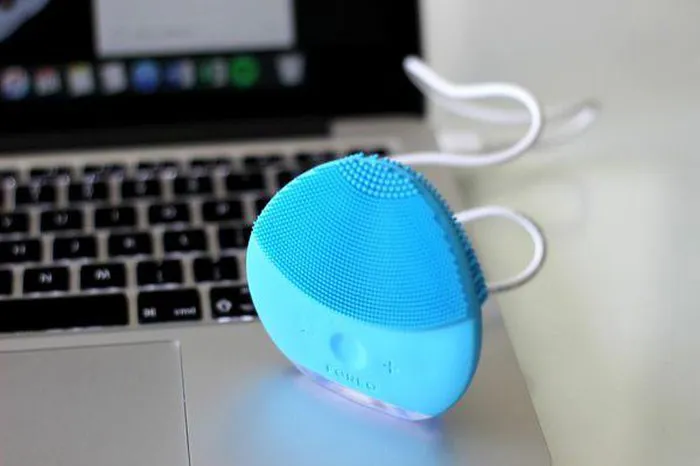 Review máy rửa mặt foreo luna mini 2 đang “gây sốt”  hiện nay