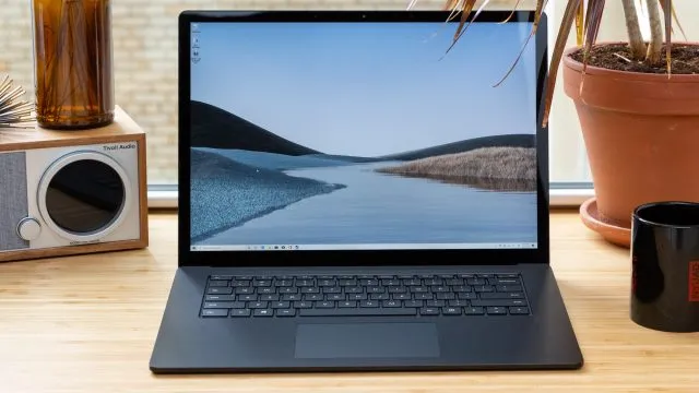 Top 7 laptop tốt nhất năm 2022 cho mọi việc suôn sẻ