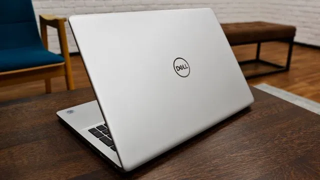 Top 7 laptop tốt nhất năm 2022 cho mọi việc suôn sẻ