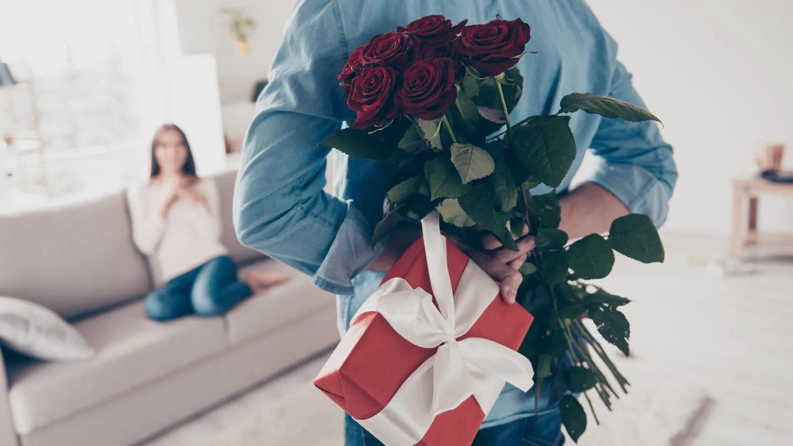 Valentine nên tặng quà gì cho bạn gái ý nghĩa nhất?