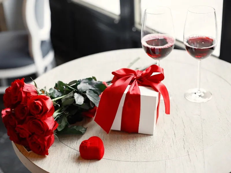 Valentine nên tặng quà gì cho bạn gái ý nghĩa nhất?